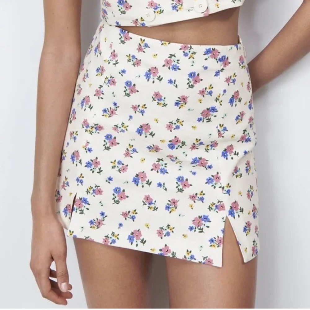 Zara Linen Floral Mini Skirt